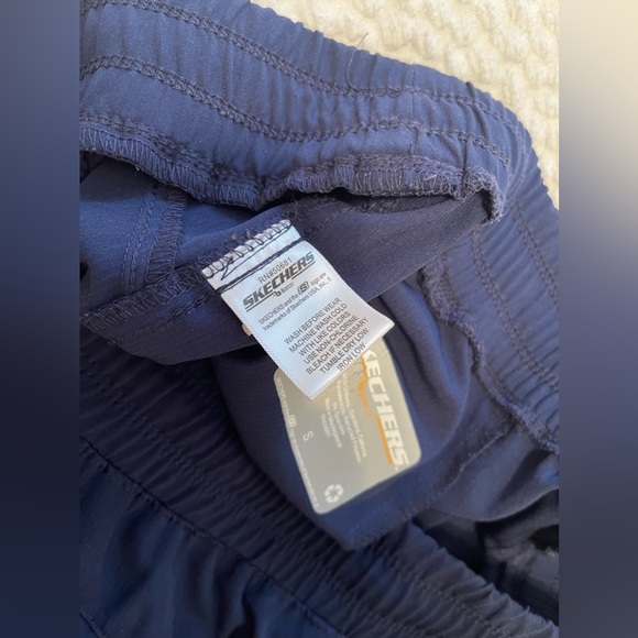 Barco Sketchers Navy High Waisted Jogger Scrubs - Picture 3 of 5